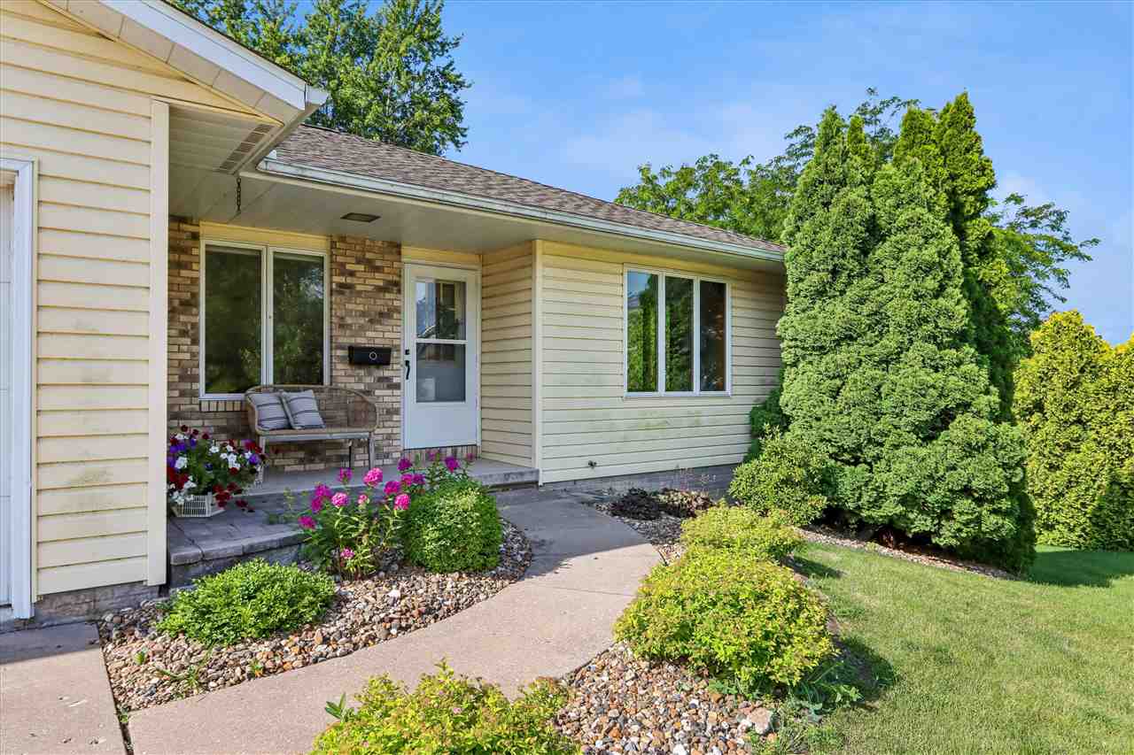 1020 Chatham Drive Williamsburg IA 52361