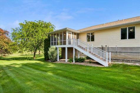 1020 Chatham Drive Williamsburg IA 52361