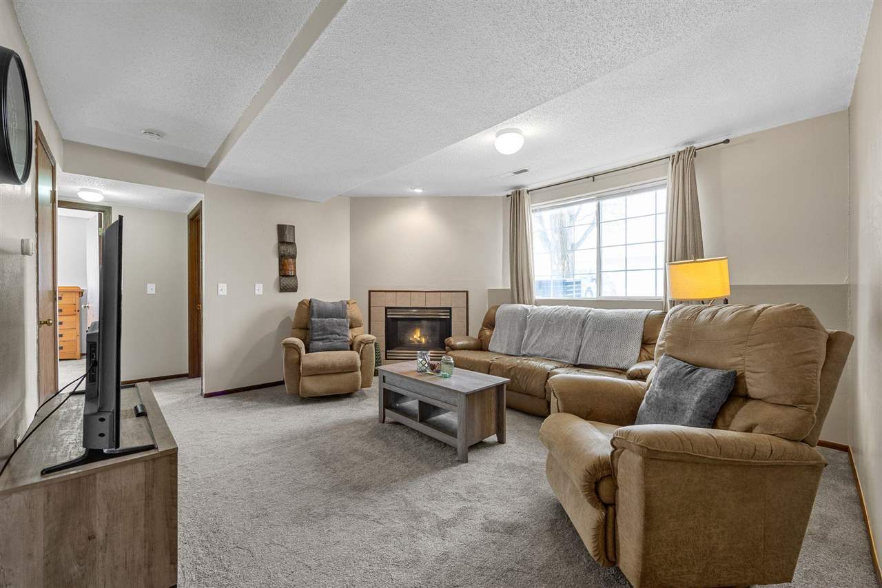 170 Elm Ridge Drive North Liberty IA 52317-8045