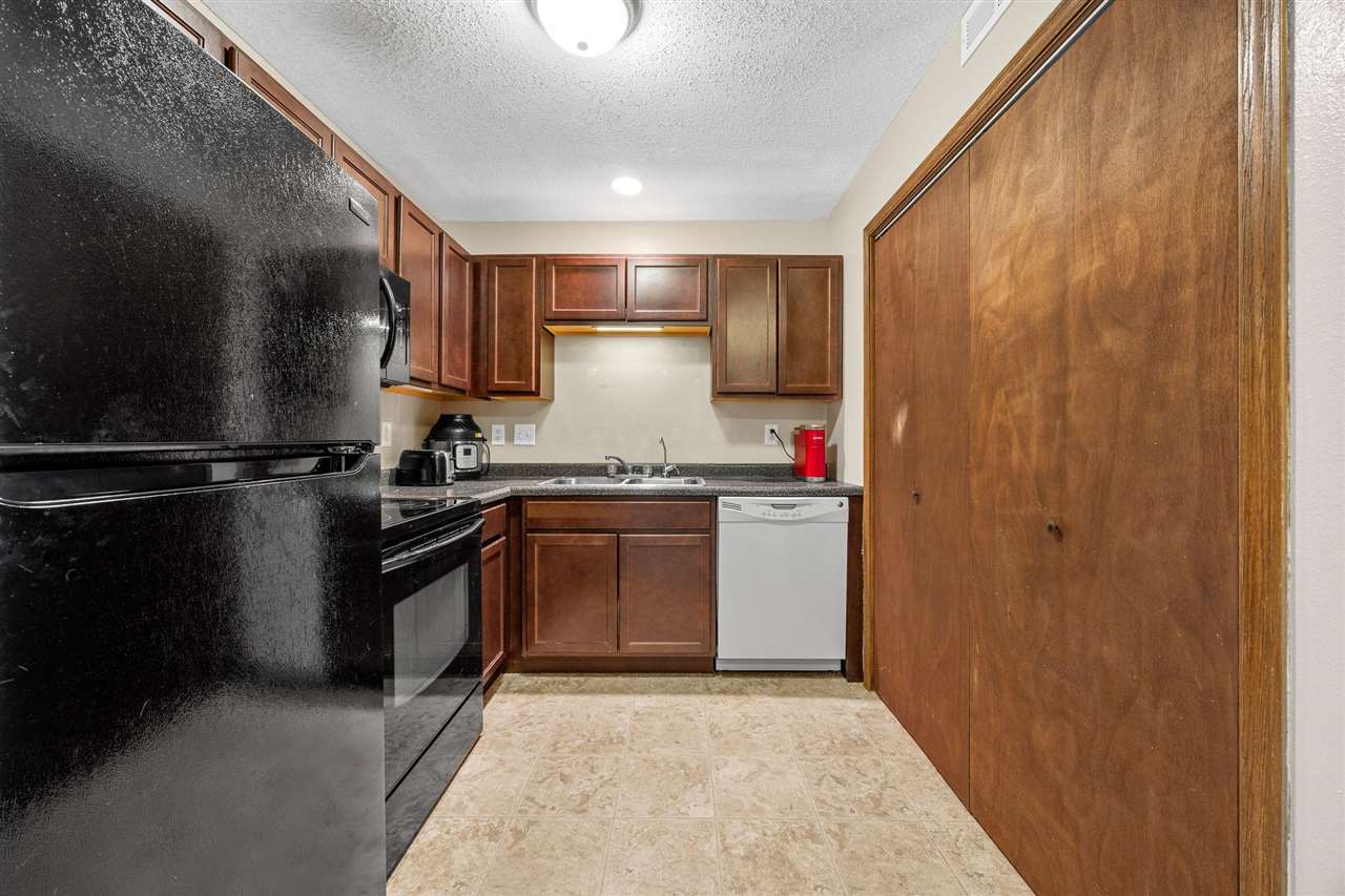 170 Elm Ridge Drive North Liberty IA 52317-8045