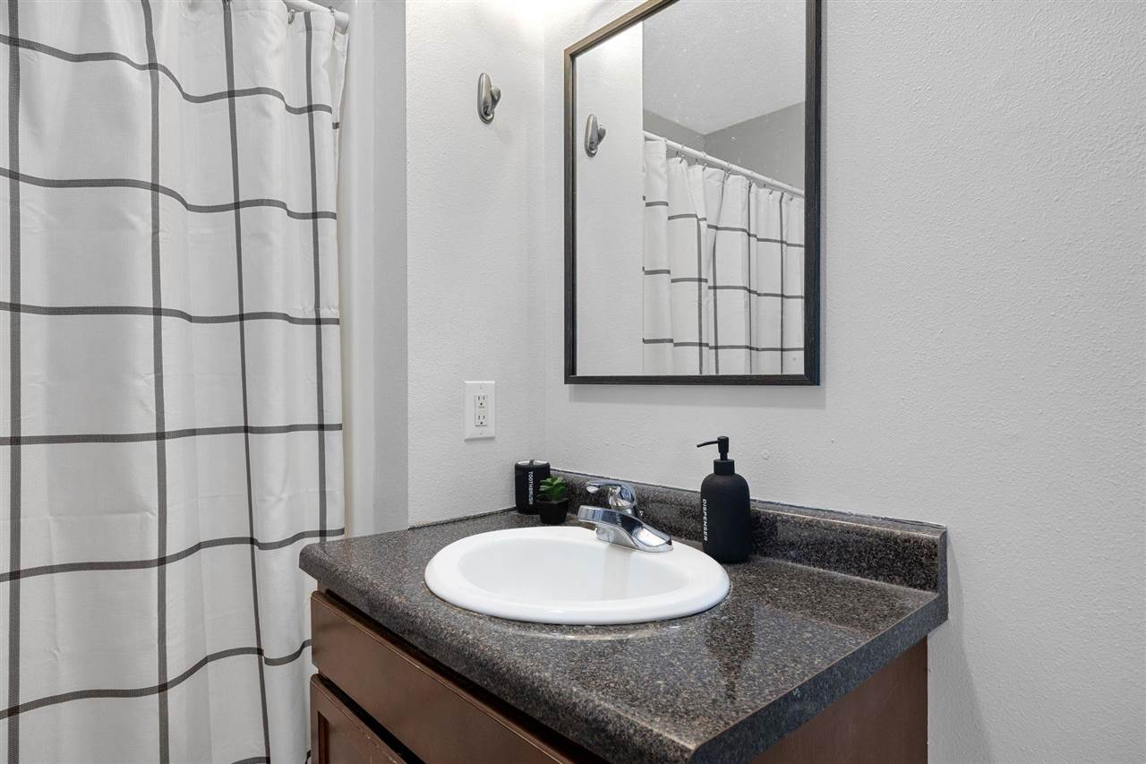 170 Elm Ridge Drive North Liberty IA 52317-8045