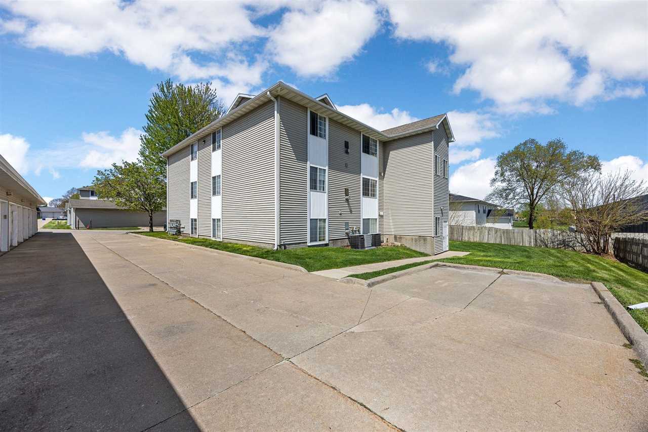170 Elm Ridge Drive North Liberty IA 52317-8045