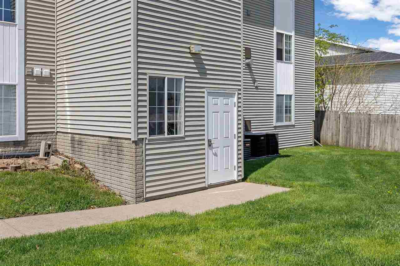 170 Elm Ridge Drive North Liberty IA 52317-8045
