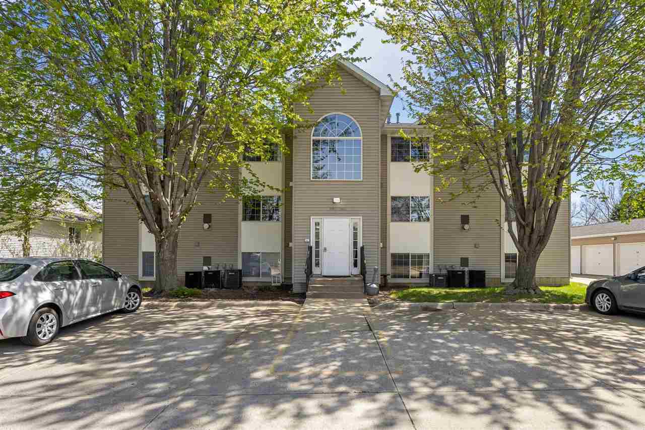 170 Elm Ridge Drive North Liberty IA 52317-8045