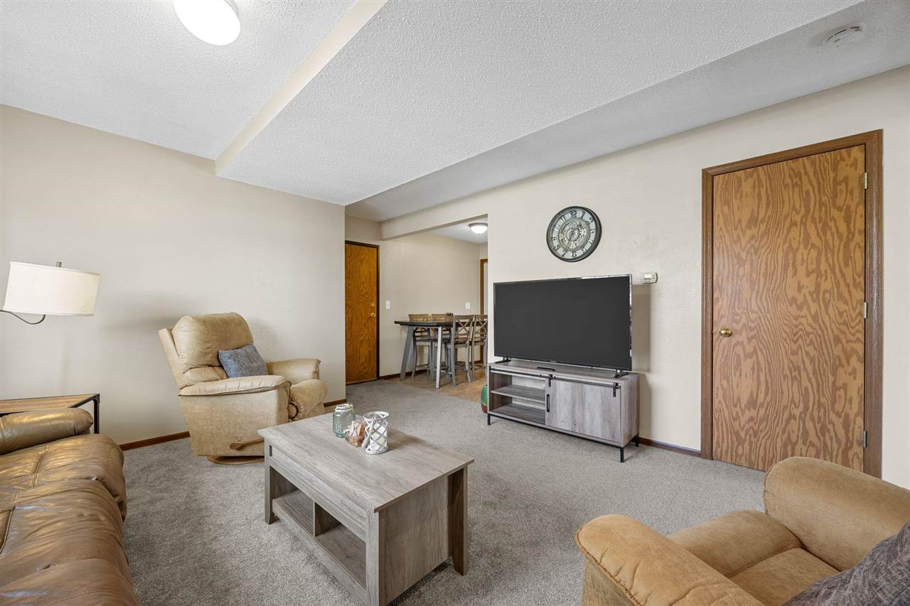 170 Elm Ridge Drive North Liberty IA 52317-8045