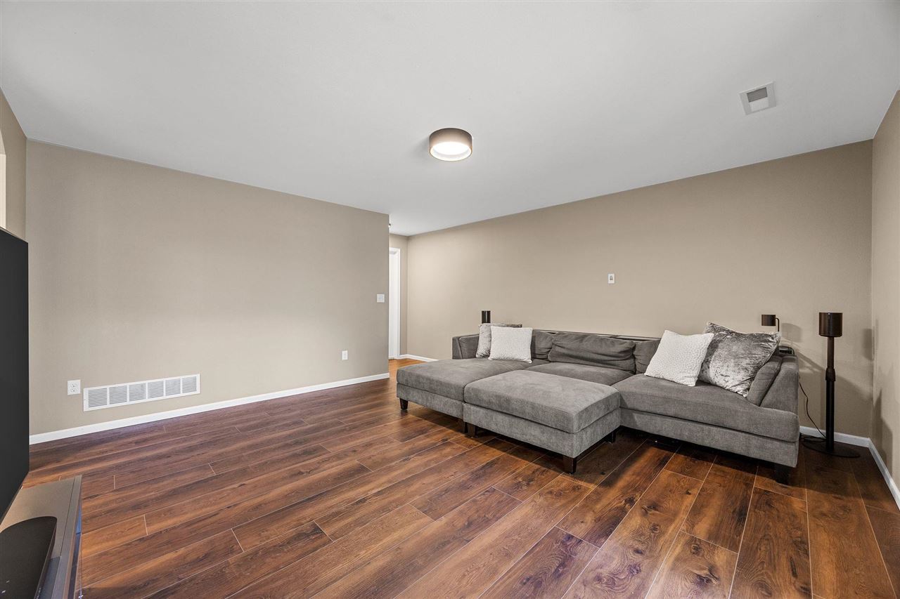 752 Mission Point Road Iowa City IA 52245