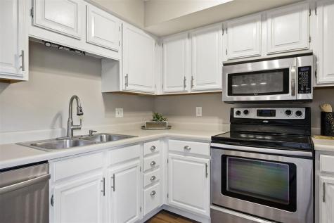 924 West Side Drive Iowa City IA 52246