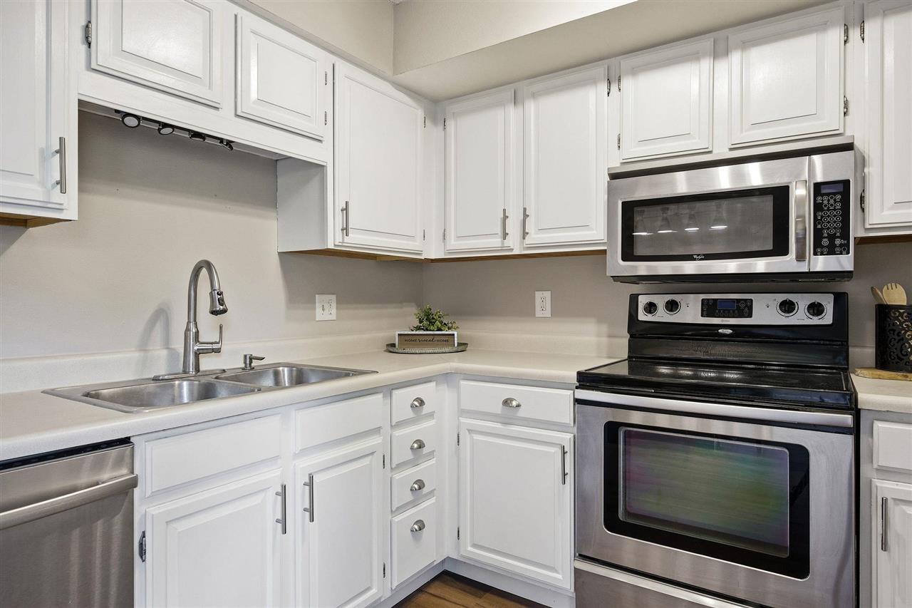 924 West Side Drive Iowa City IA 52246