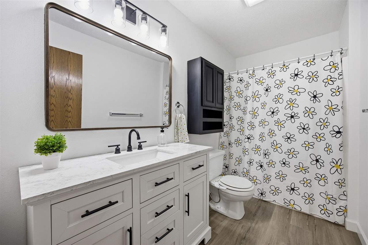924 West Side Drive Iowa City IA 52246