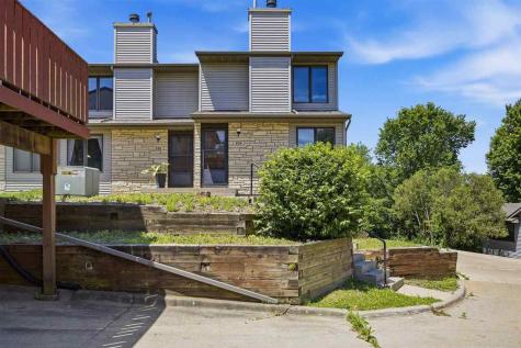 924 West Side Drive Iowa City IA 52246