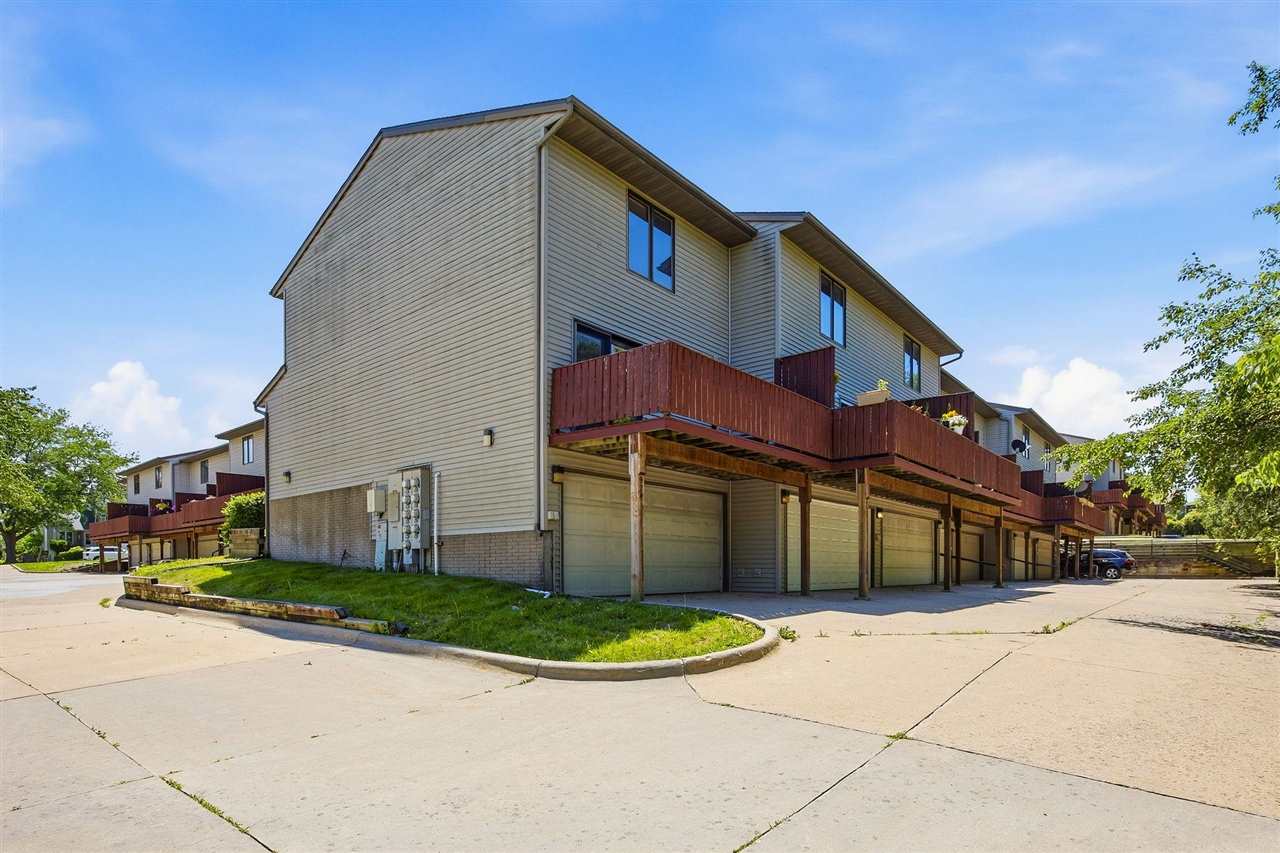924 West Side Drive Iowa City IA 52246