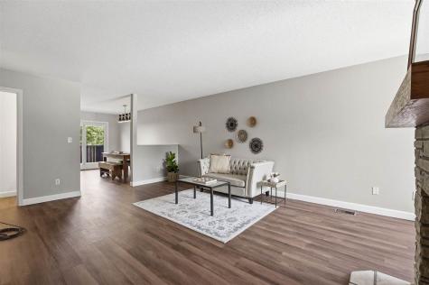 924 West Side Drive Iowa City IA 52246