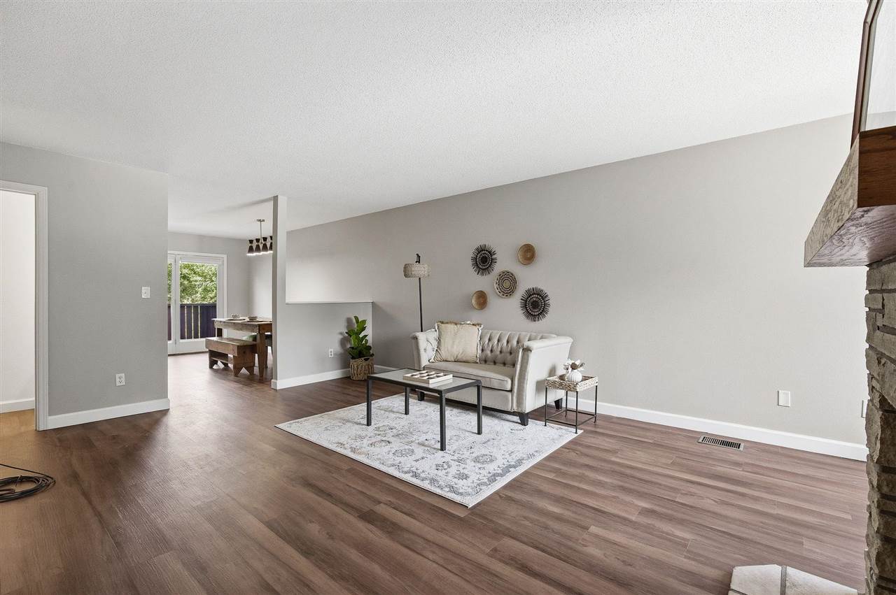 924 West Side Drive Iowa City IA 52246