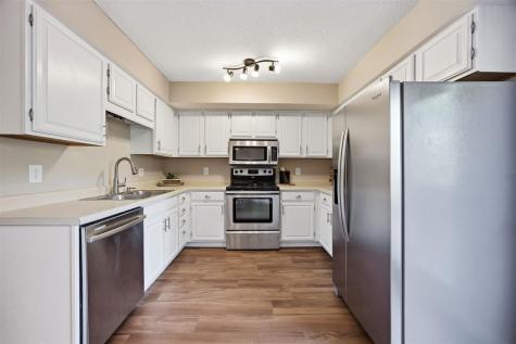 924 West Side Drive Iowa City IA 52246