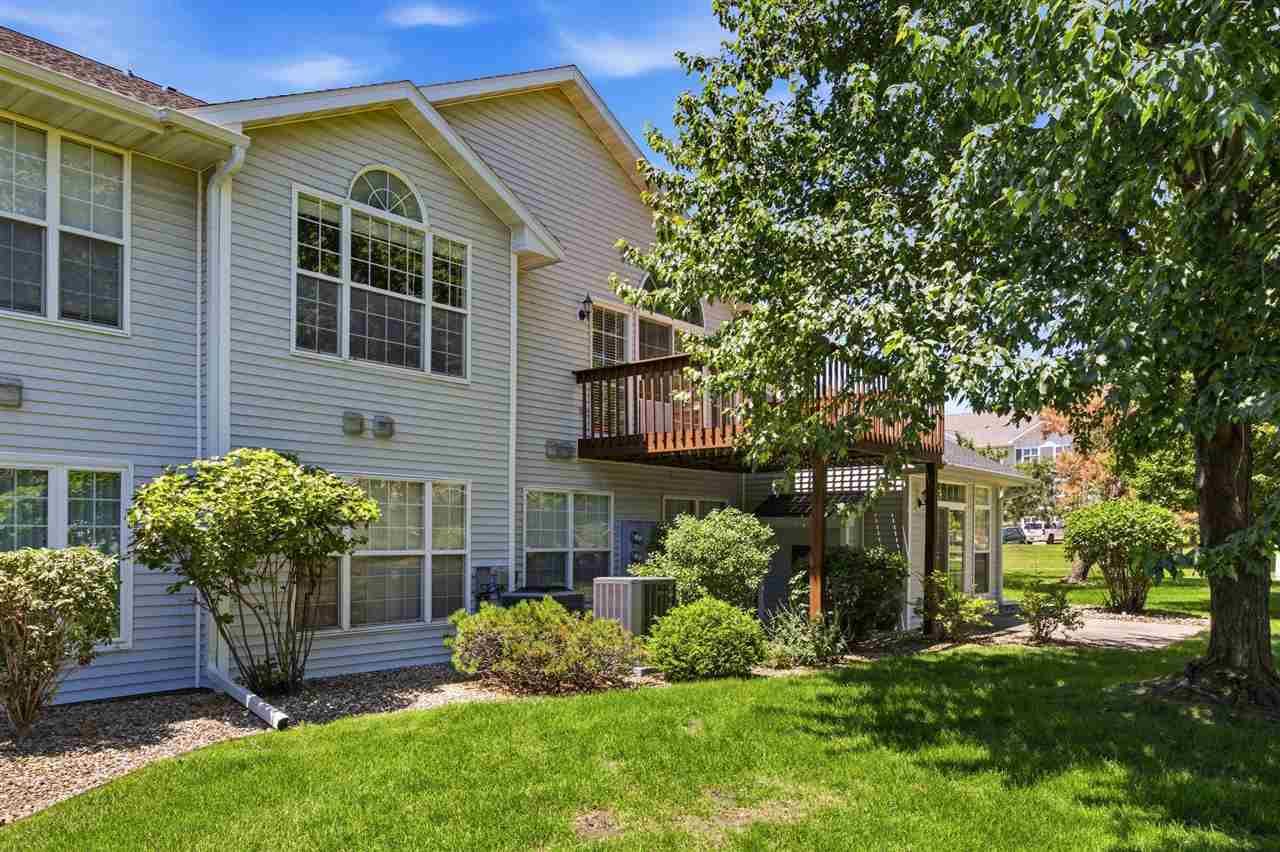 1422 Crossings Court Cedar Rapids IA 52402