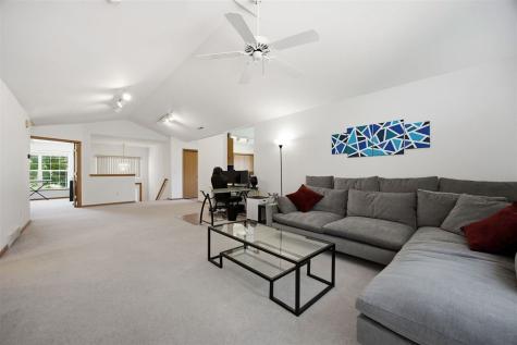 1422 Crossings Court Cedar Rapids IA 52402