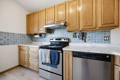 1422 Crossings Court Cedar Rapids IA 52402