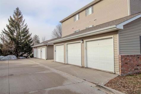 2825 Triple Crown Lane Iowa City IA 52240
