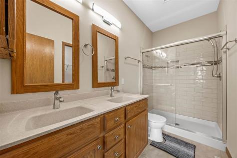 812 Dorchester Place NE Cedar Rapids IA 52402
