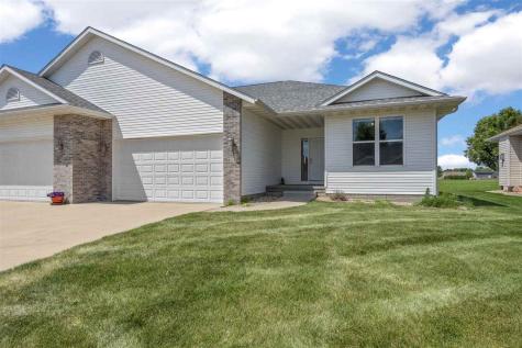 812 Dorchester Place NE Cedar Rapids IA 52402