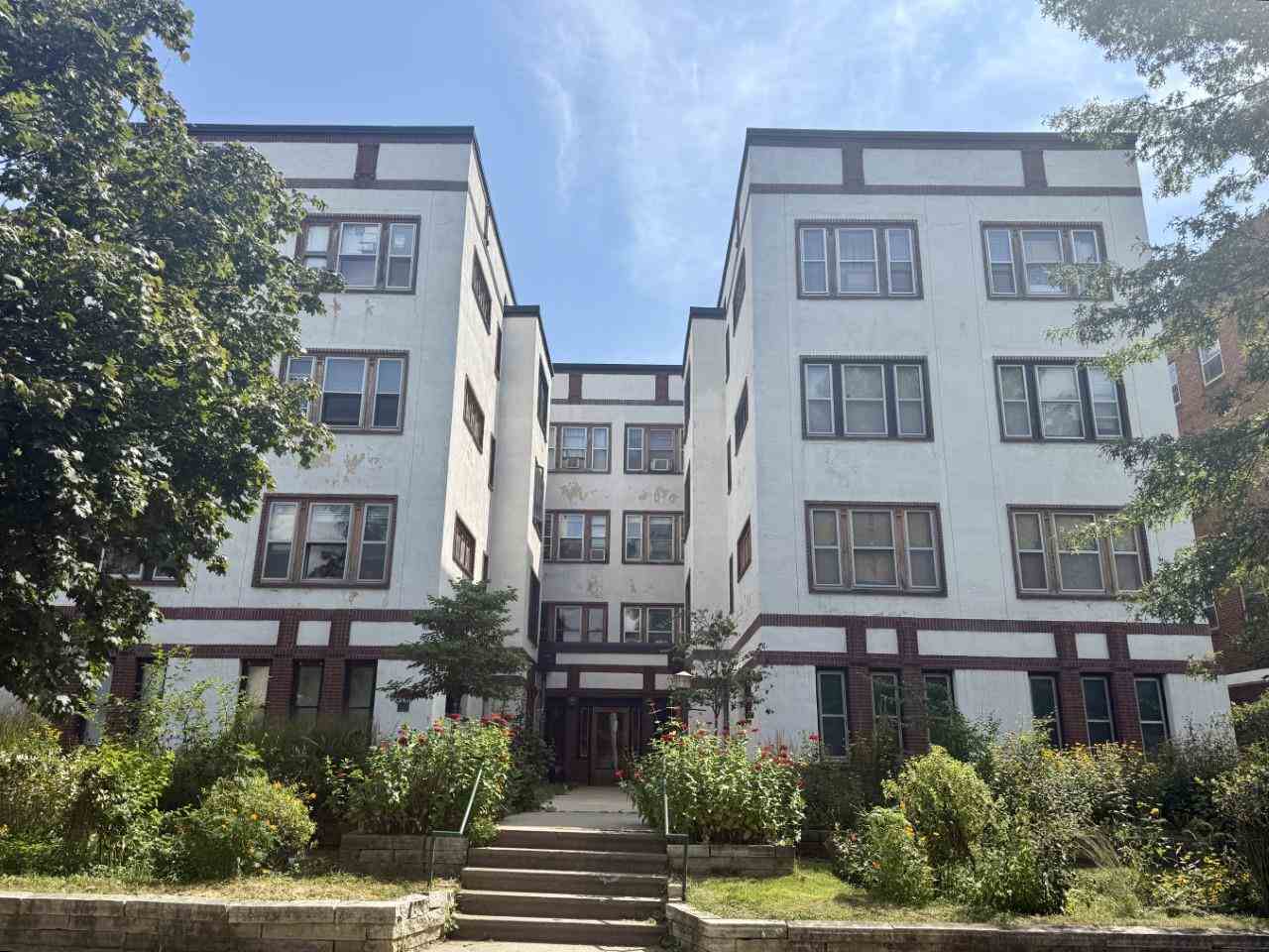 228 S Summit Street Iowa City IA 52240