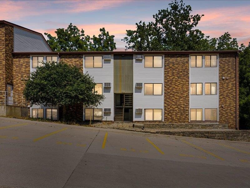 814 Benton Drive #14 Iowa City IA 52246