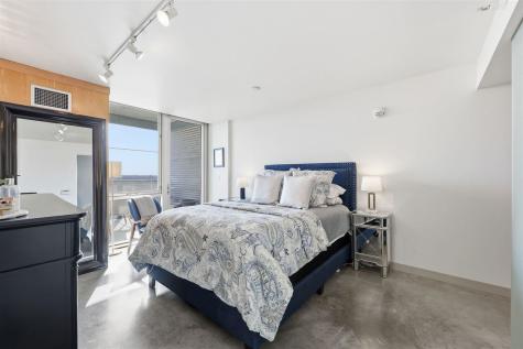 221 E College #808 Iowa City IA 52240