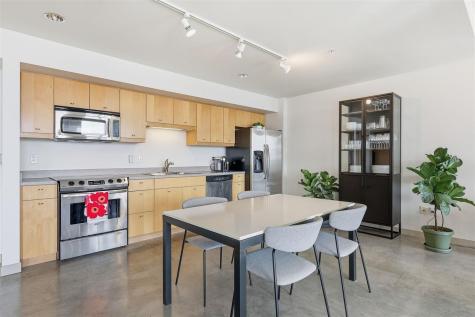 221 E College #808 Iowa City IA 52240
