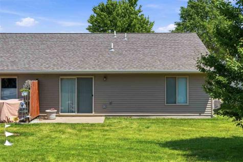 1495 Jaylen Lane North Liberty IA 52317