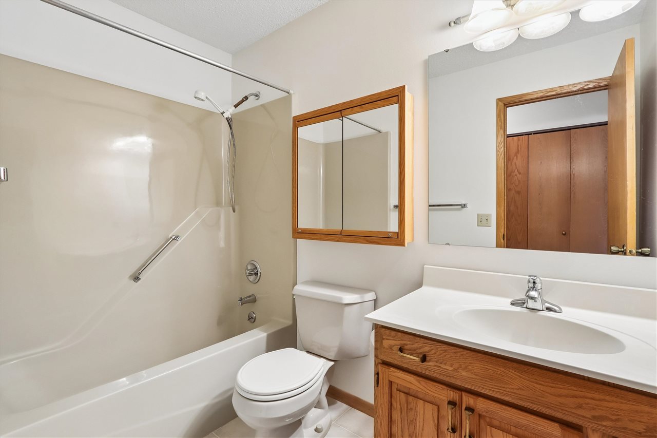 2410 Walden Court Iowa City IA 52246