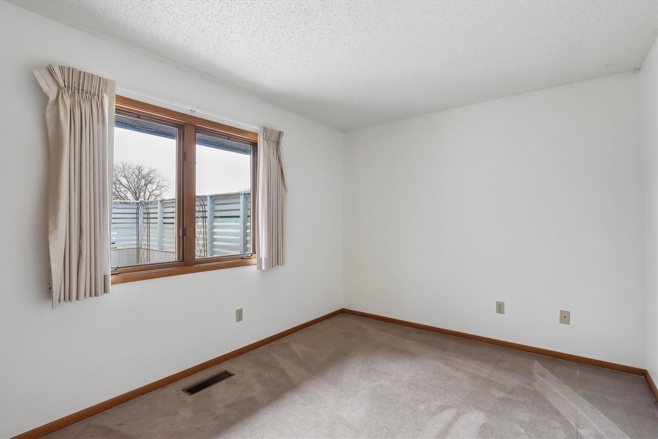 2410 Walden Court Iowa City IA 52246