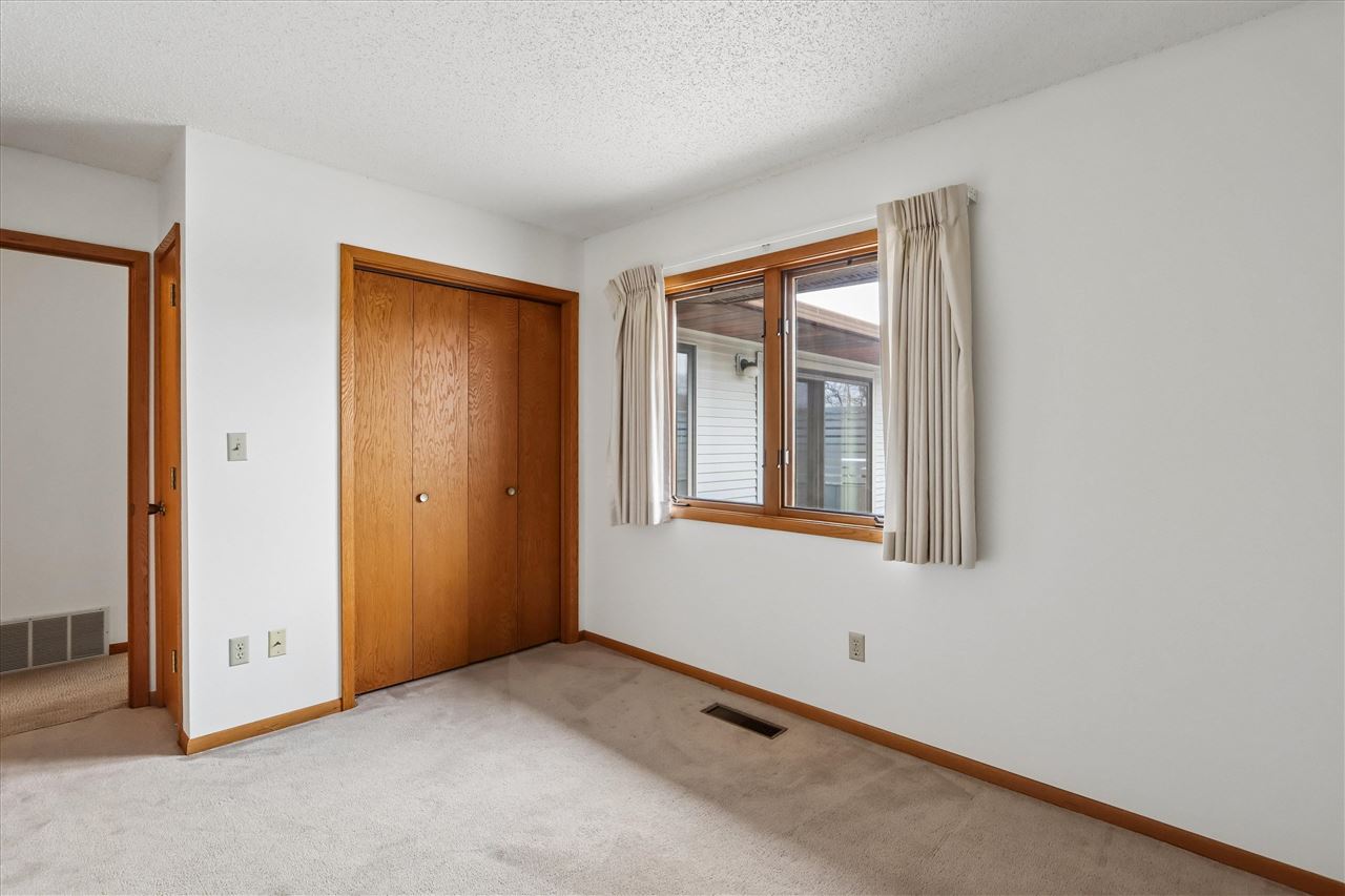 2410 Walden Court Iowa City IA 52246