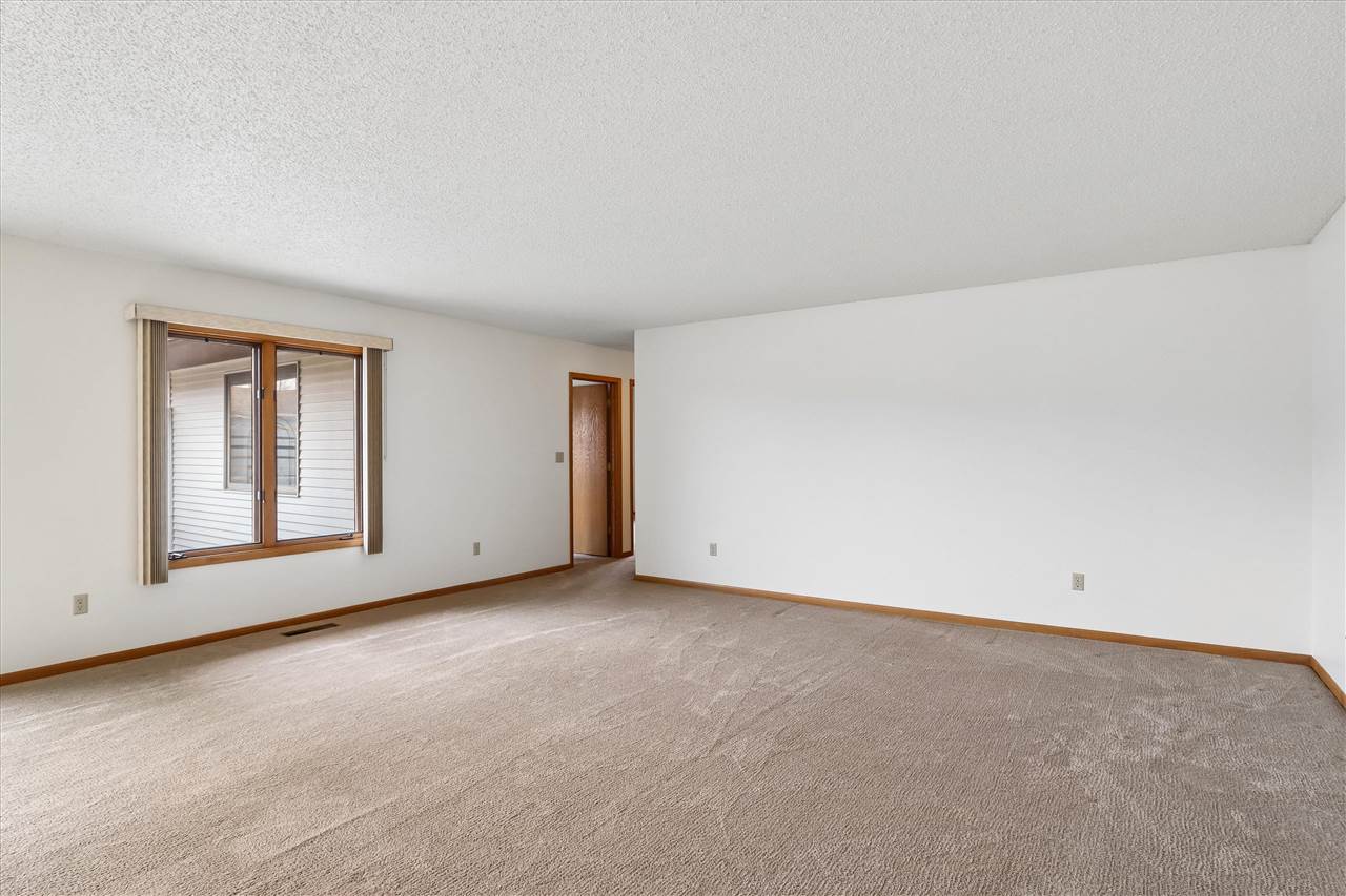2410 Walden Court Iowa City IA 52246