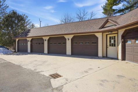 1512 1st Avenue Coralville IA 52241-1143