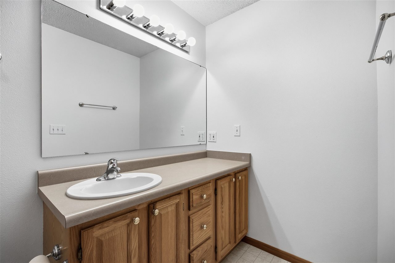 2345 #1 Mulberry Coralville IA 52241