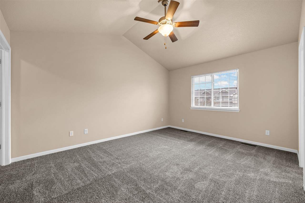 1492 Burr Drive North Liberty IA 52317
