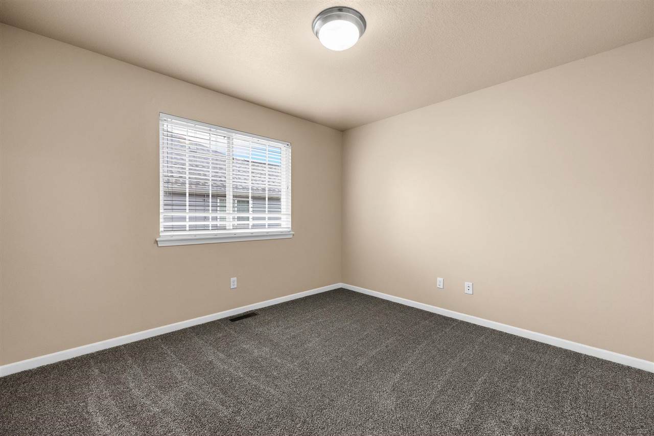 1492 Burr Drive North Liberty IA 52317