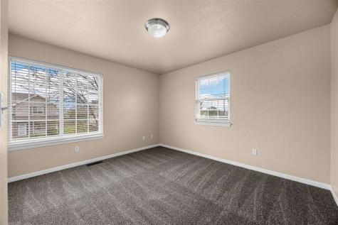 1492 Burr Drive North Liberty IA 52317
