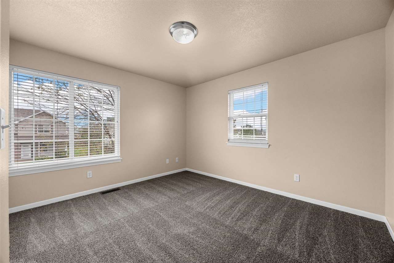 1492 Burr Drive North Liberty IA 52317