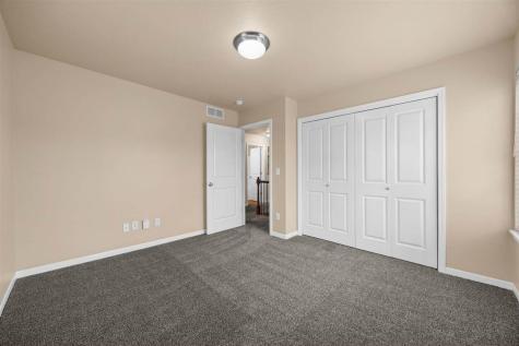 1492 Burr Drive North Liberty IA 52317