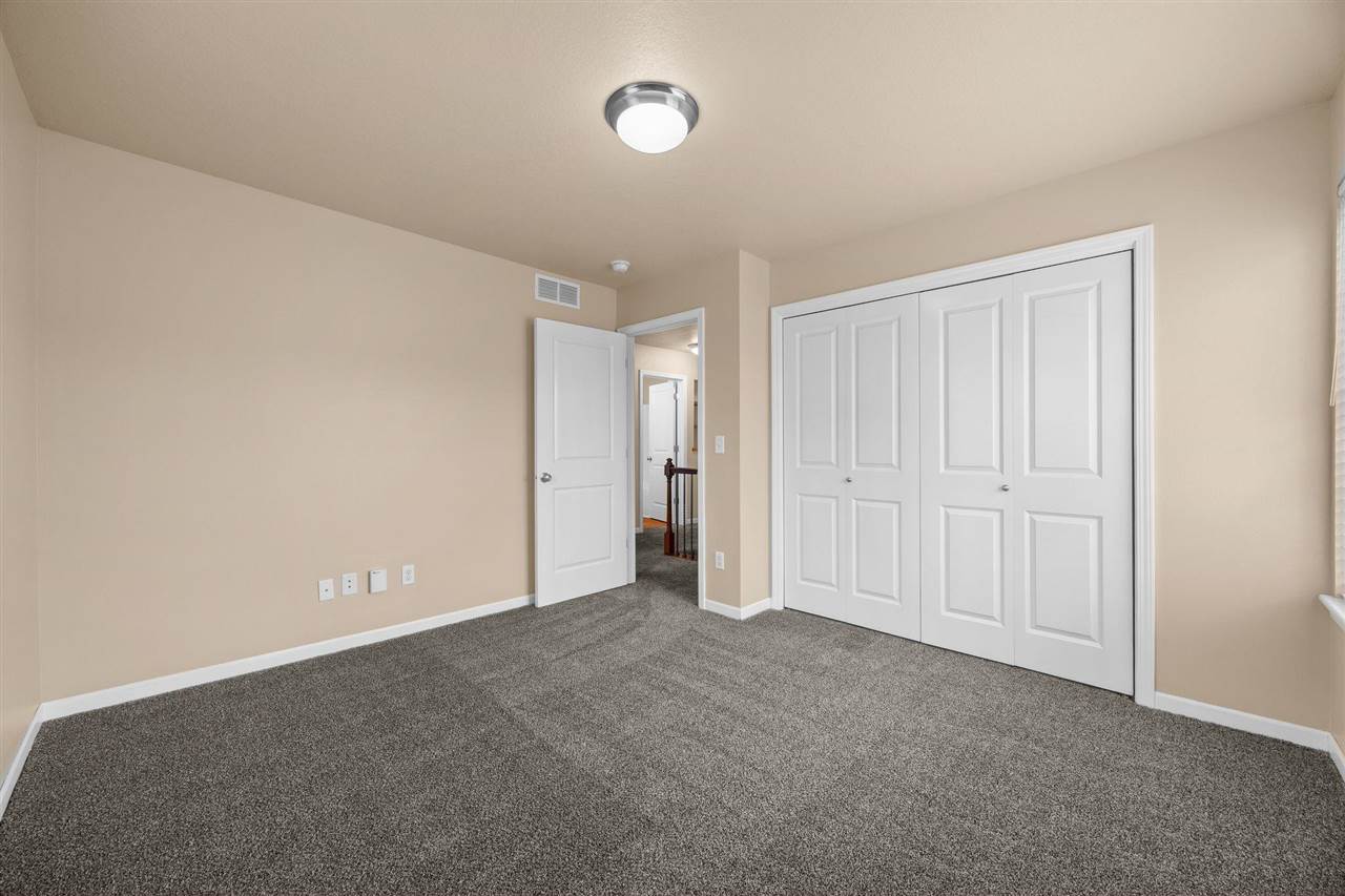 1492 Burr Drive North Liberty IA 52317