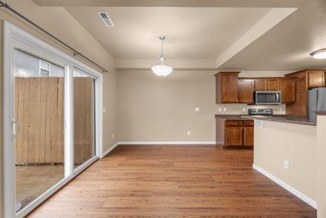 1492 Burr Drive North Liberty IA 52317