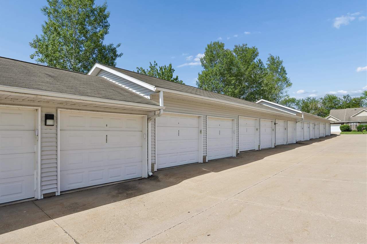 4351 York Place Iowa City IA 52245
