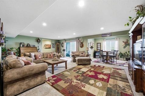 419 15th Avenue SW Mt Vernon IA 52314