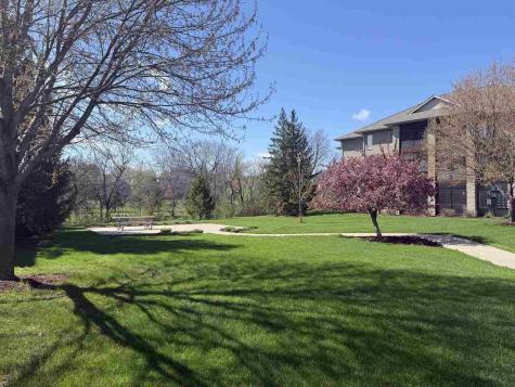 4439 Berkeley Lane Iowa City IA 52245