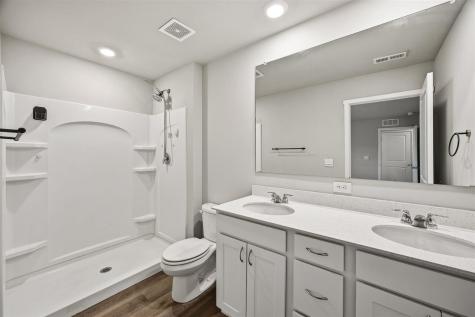 827 Oak Drive Palo IA 52324