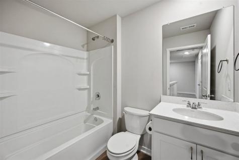 827 Oak Drive Palo IA 52324