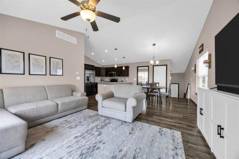 351 Cypress Court Solon IA 52333