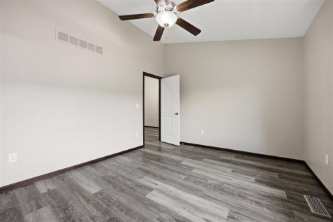 453 Rj Drive Tiffin IA 52340