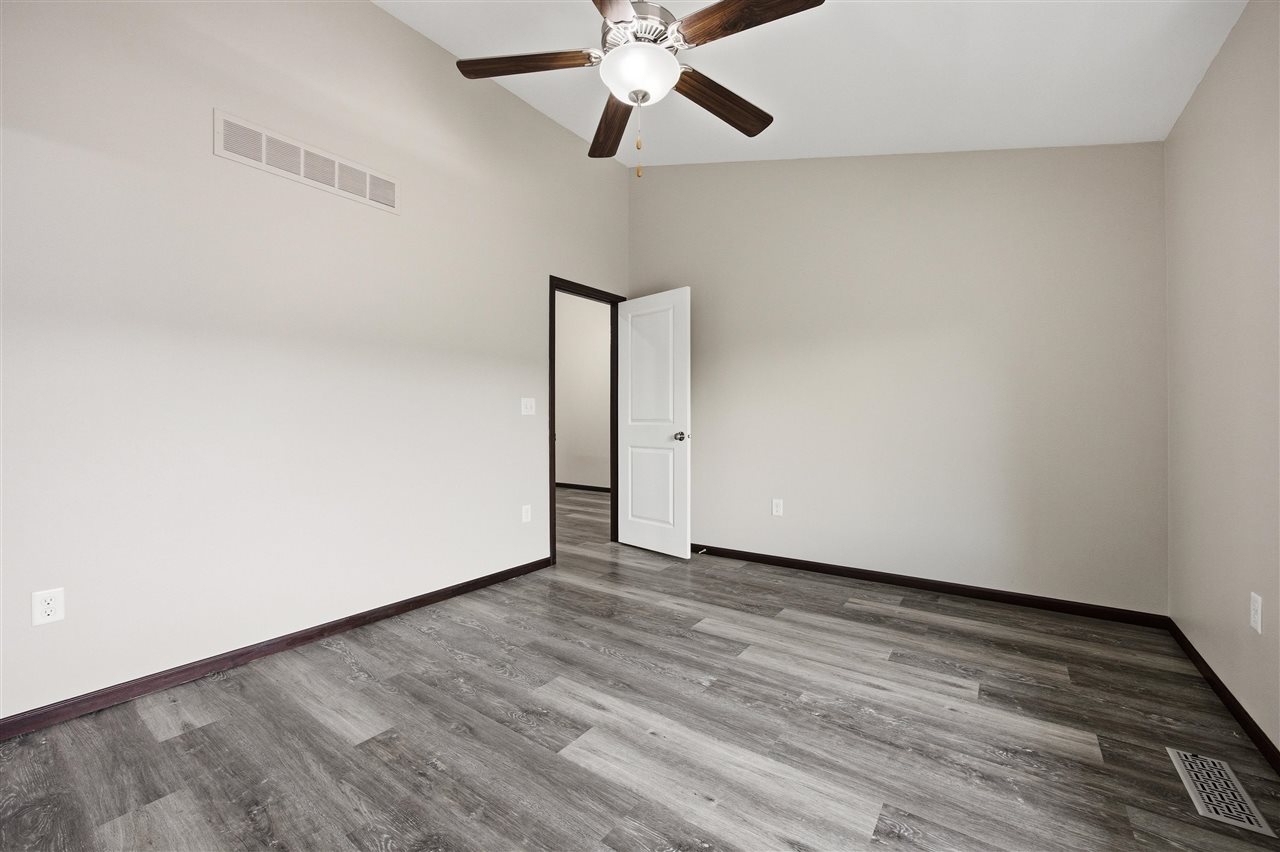453 Rj Drive Tiffin IA 52340